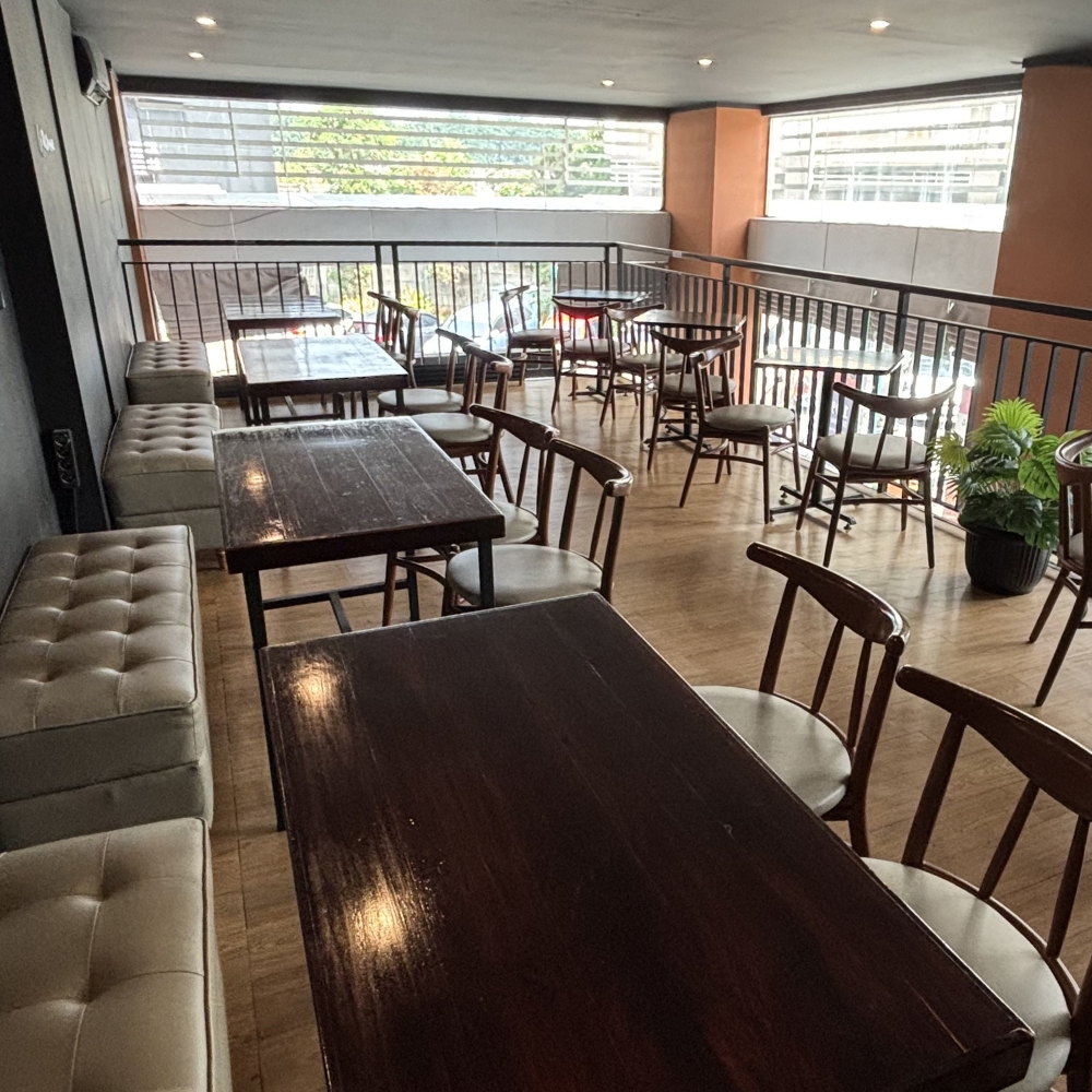 Mezzanine space Cafe Kissimmee